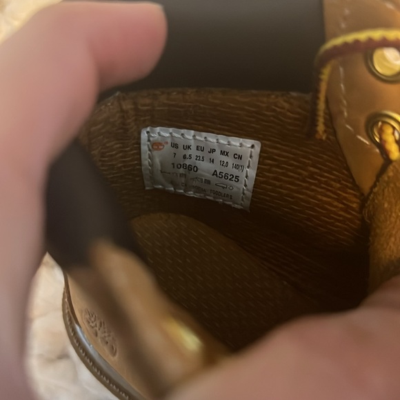Timberlands - toddler size 7 - Picture 5 of 5